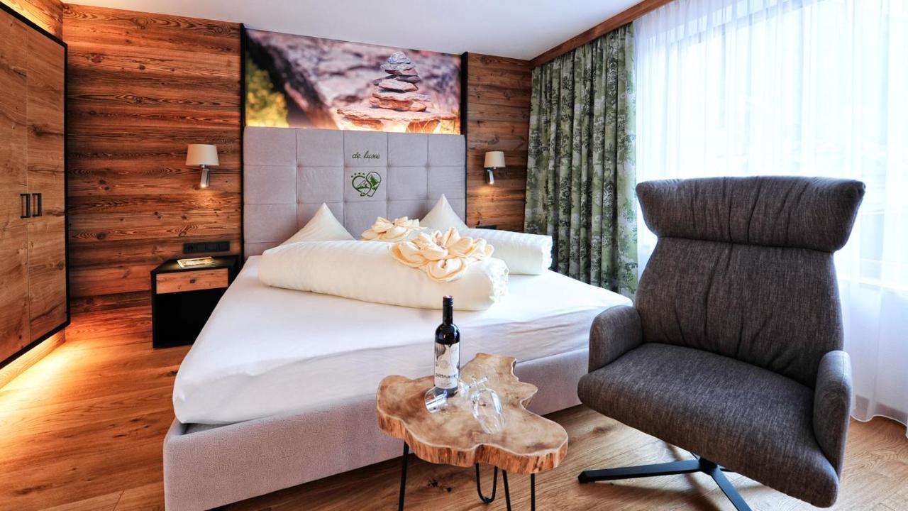 Hotel Garni Stefanie Ischgl Ngoại thất bức ảnh
