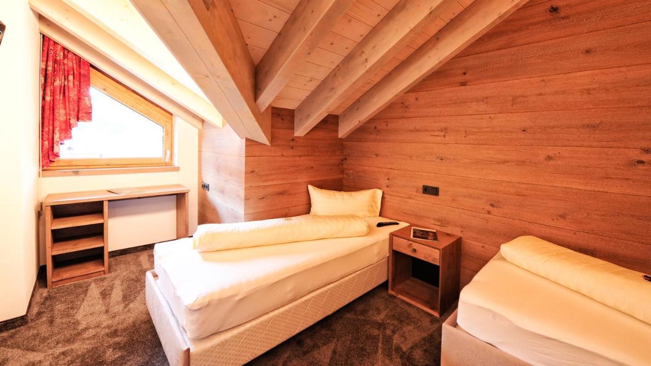 Hotel Garni Stefanie Ischgl Ngoại thất bức ảnh